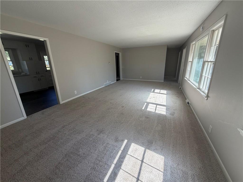407 E Elm Street Property Photo 24