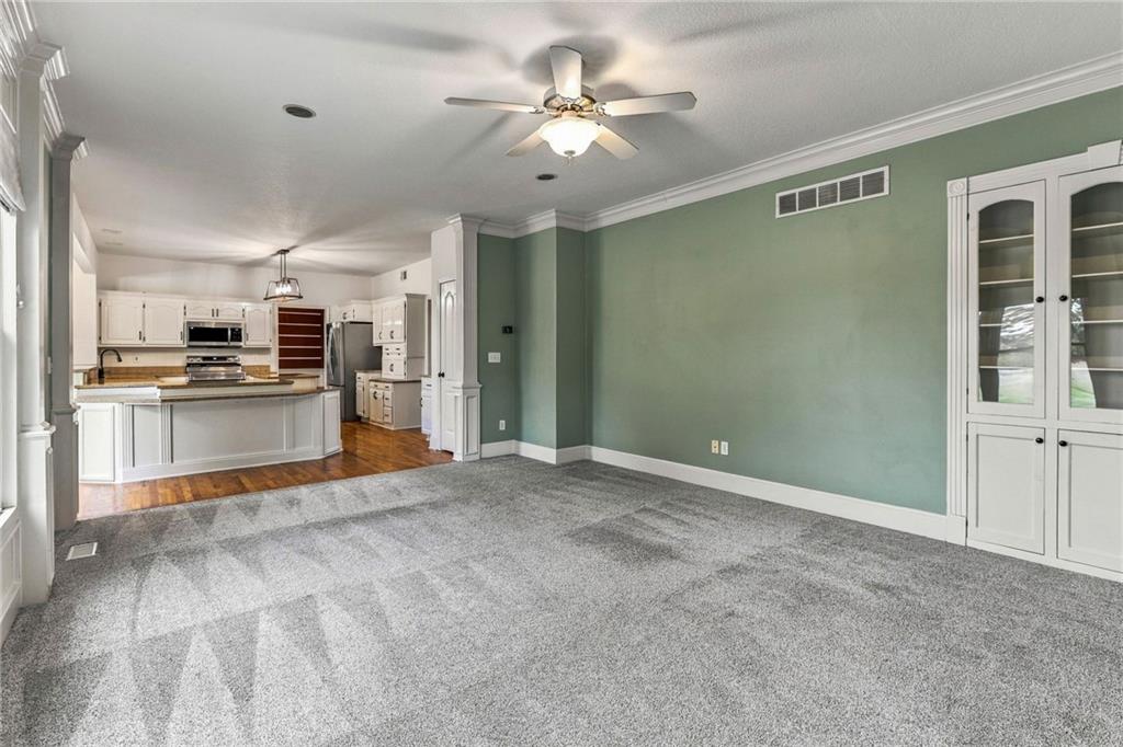 18437 Lamar Avenue Property Photo 22