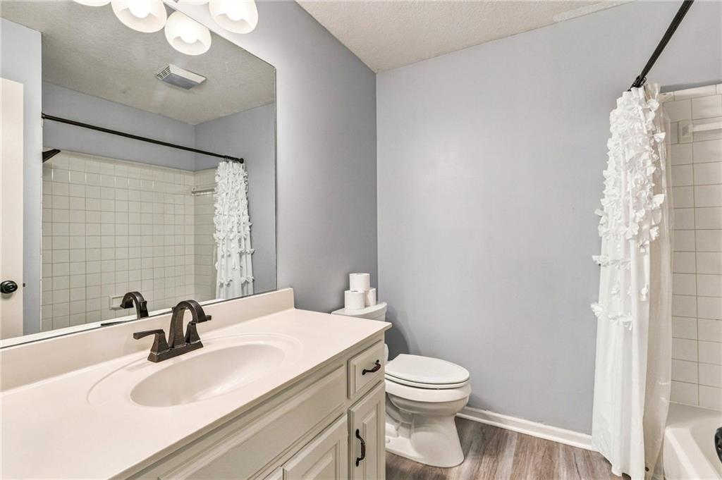 18437 Lamar Avenue Property Photo 35