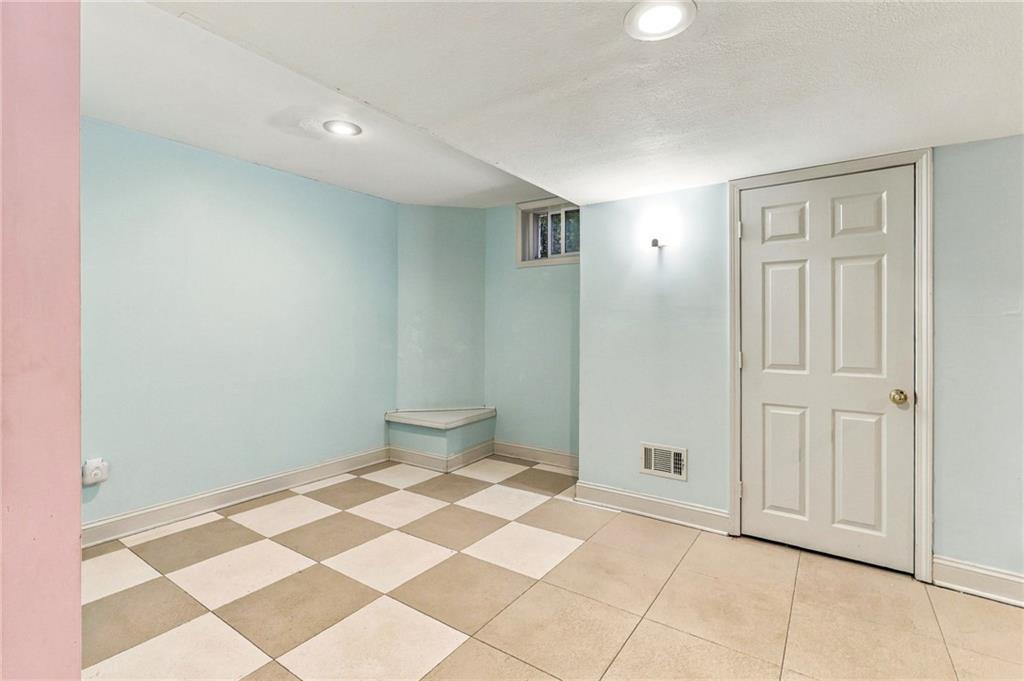 18437 Lamar Avenue Property Photo 46