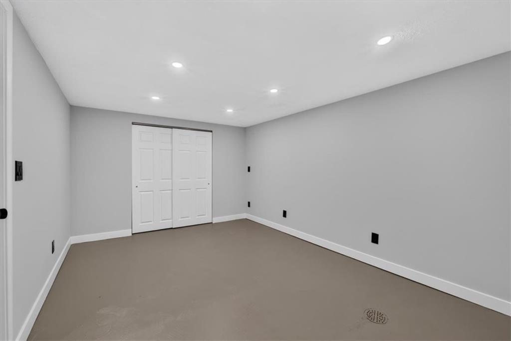 3412 Ne 68th Terrace Property Photo 43