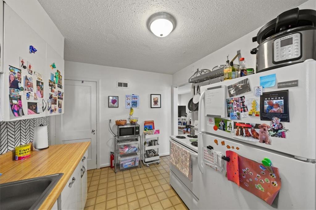 7544 Wyoming Street Property Photo 8