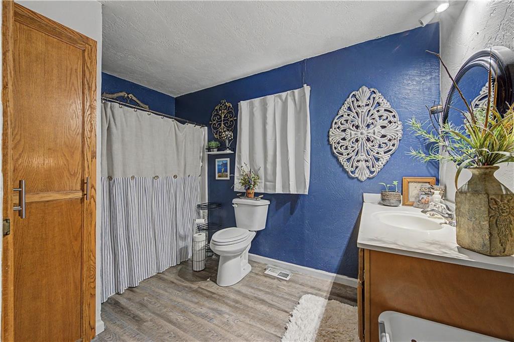 206 N Webster Street Property Photo 24
