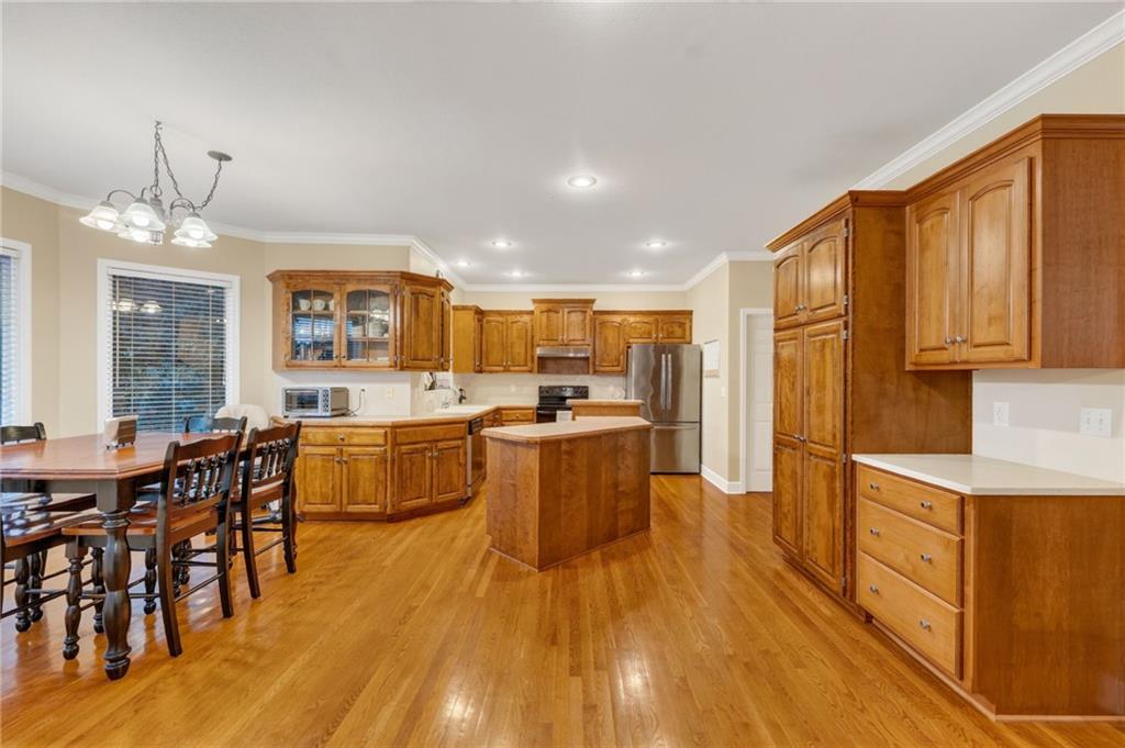 1100 Silverleaf Lane Property Photo 7