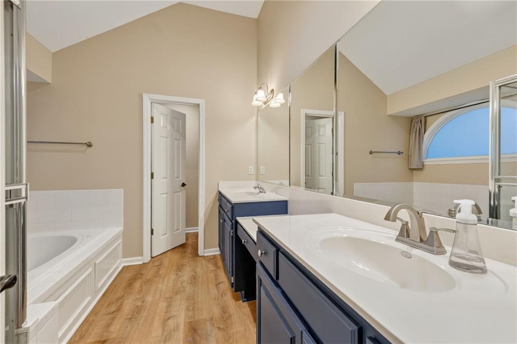 1100 Silverleaf Lane Property Photo 23