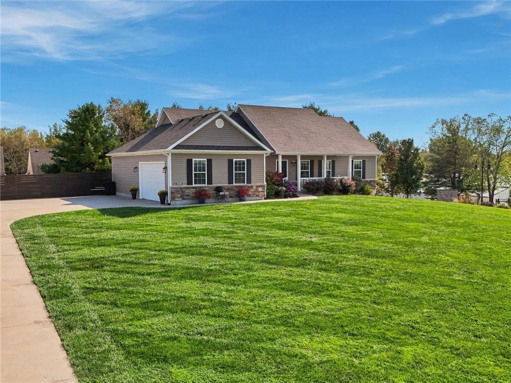 17265 Cortona Drive Property Photo 4