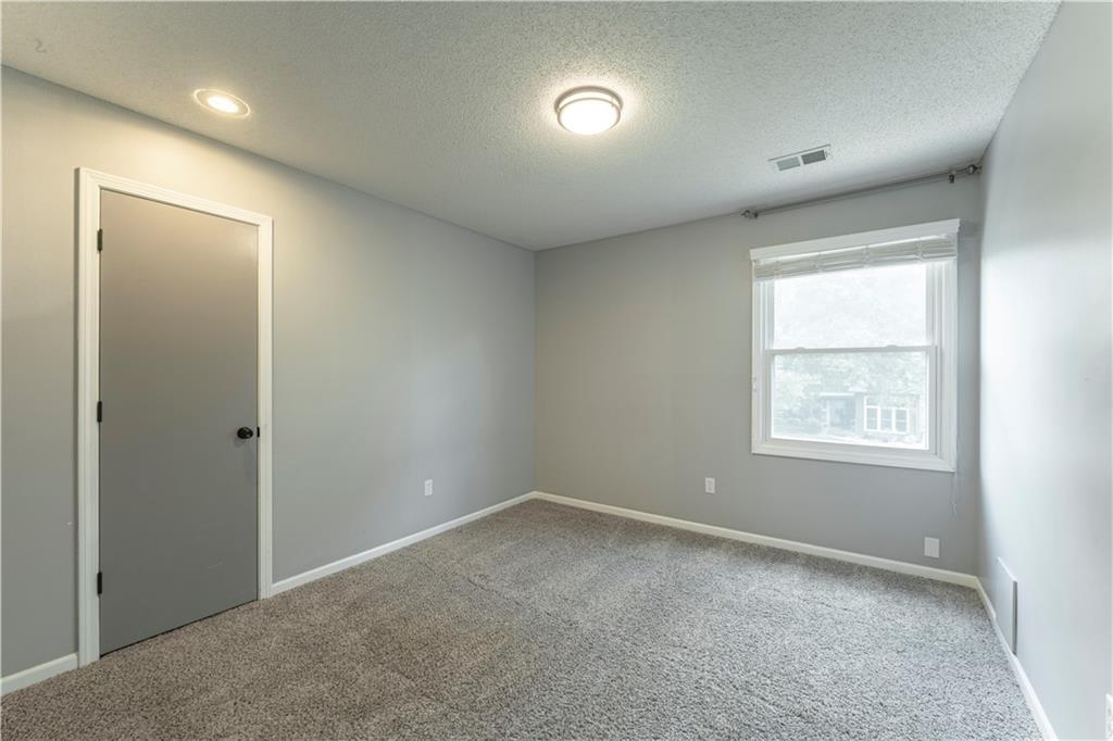 15026 W 146 Street Property Photo 19