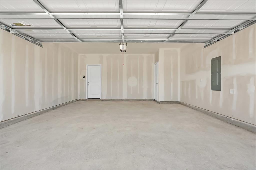 21287 Cleveland Street Property Photo 4