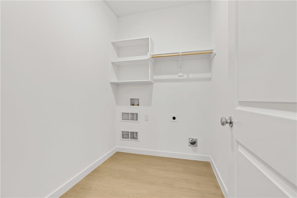 21287 Cleveland Street Property Photo 9