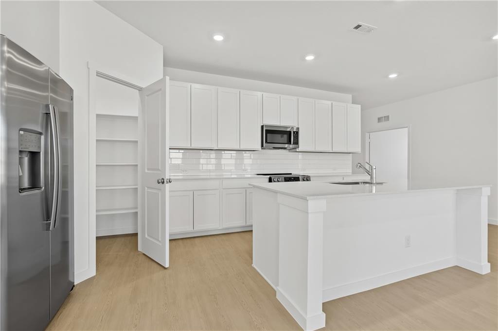 21287 Cleveland Street Property Photo 11