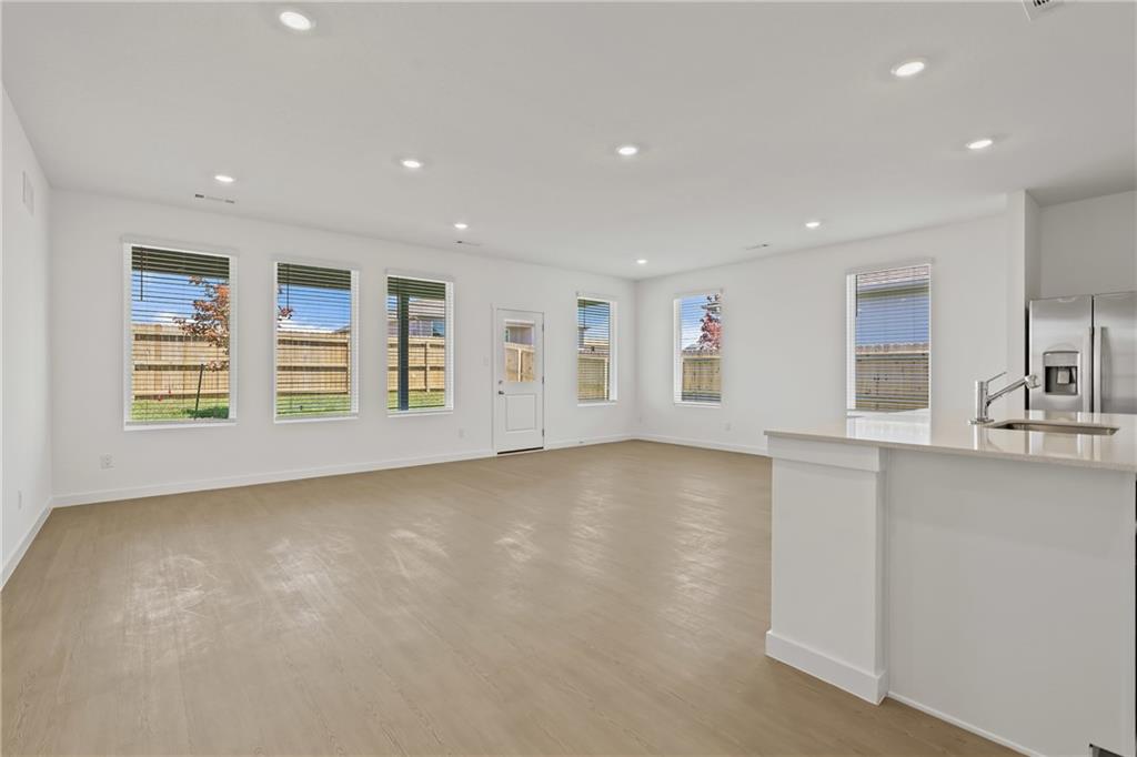 21287 Cleveland Street Property Photo 13