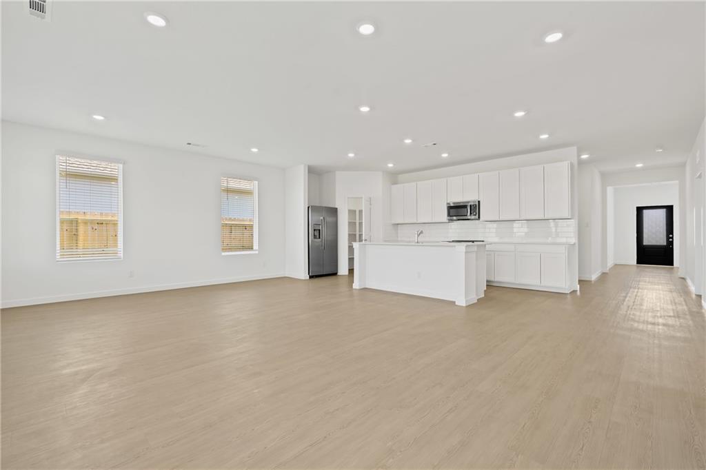 21287 Cleveland Street Property Photo 14