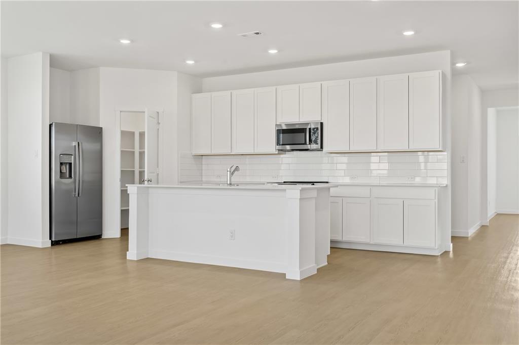 21287 Cleveland Street Property Photo 15