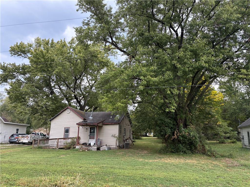 713 E Jefferson Street Property Photo 2