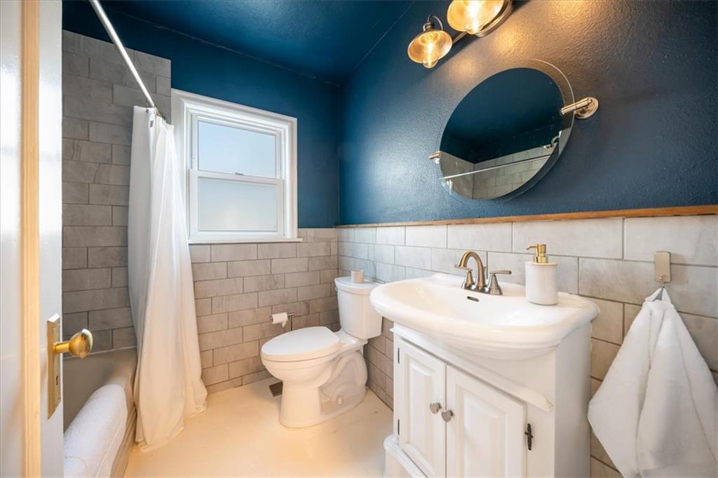 1336 E 76th Street Property Photo 14