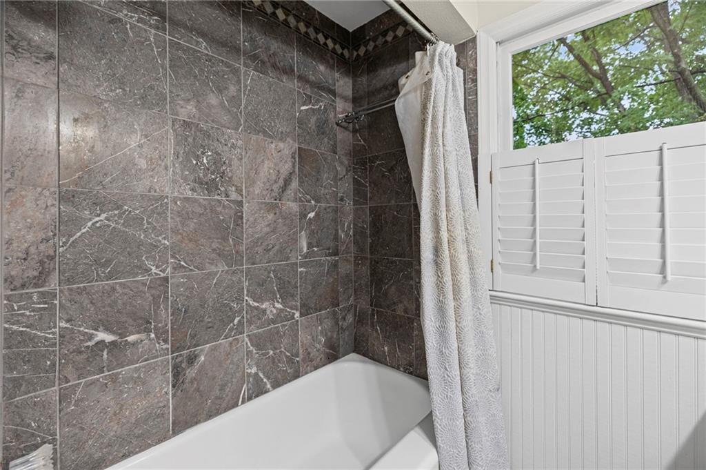 909 W 96th Terrace Property Photo 25