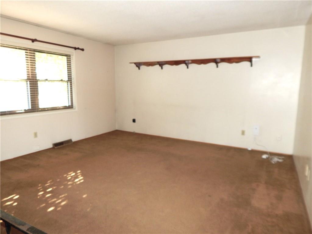 5360 N Richmond Avenue Property Photo 9