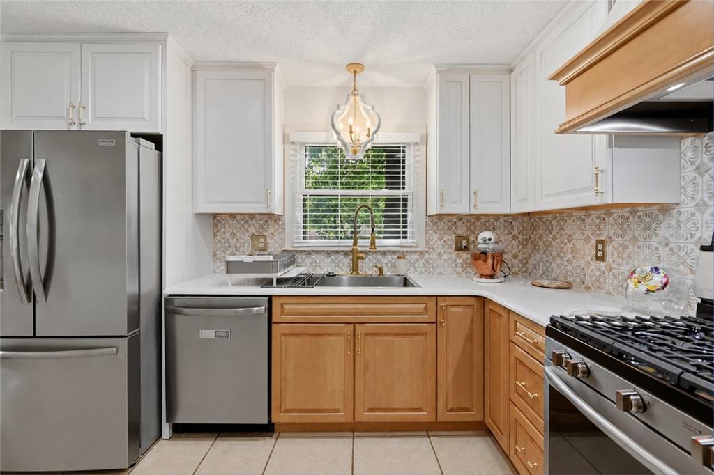 12408 Monroe Avenue Property Photo 4