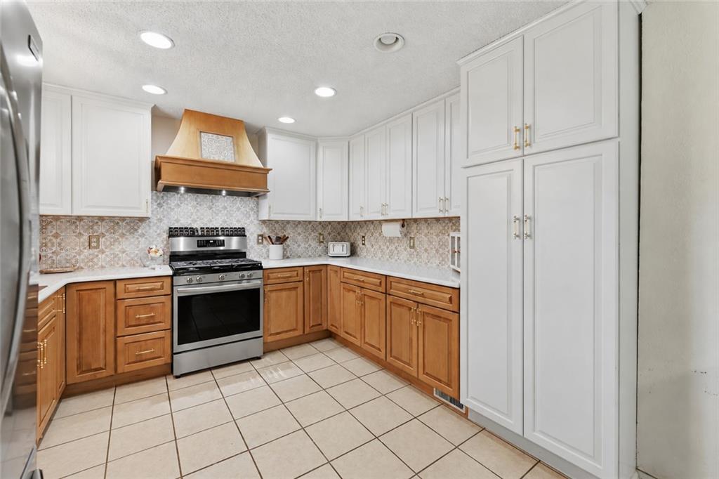 12408 Monroe Avenue Property Photo 18