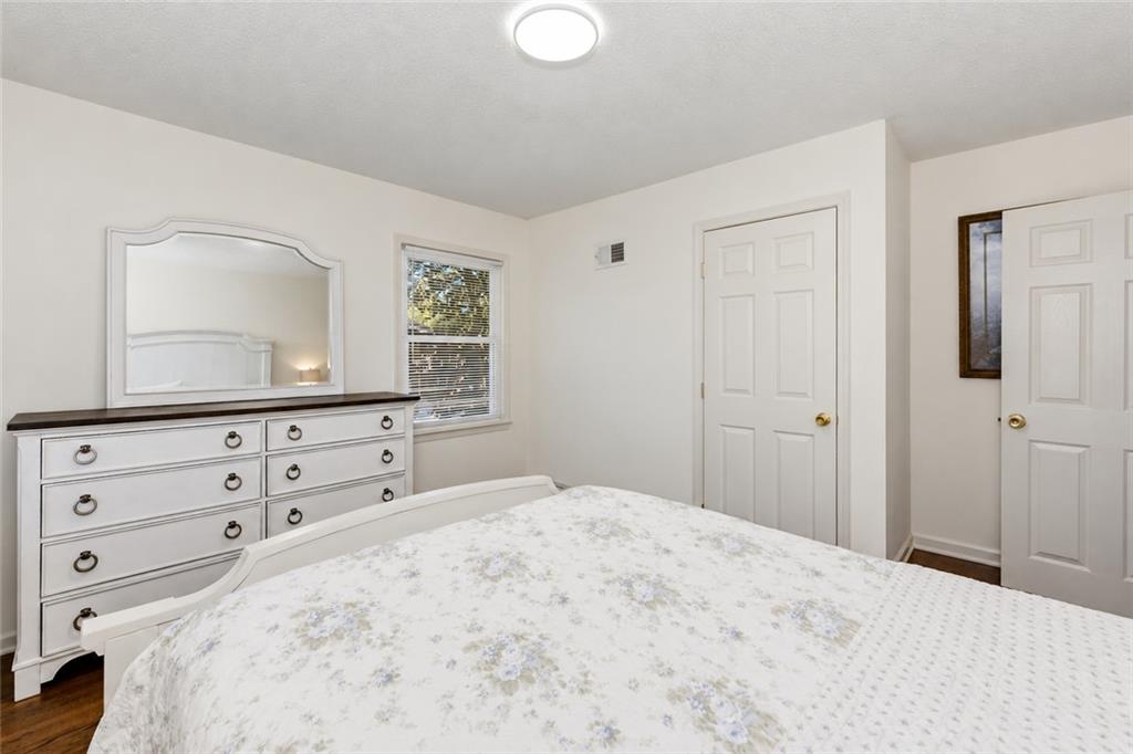 12408 Monroe Avenue Property Photo 21