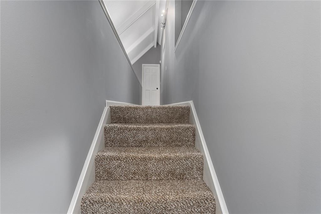 1001 Wyckwood Drive Property Photo 23
