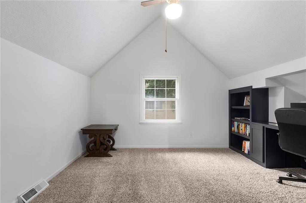 1001 Wyckwood Drive Property Photo 24