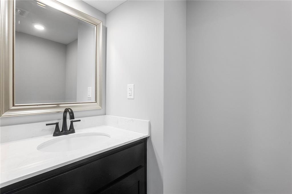 1001 Wyckwood Drive Property Photo 32