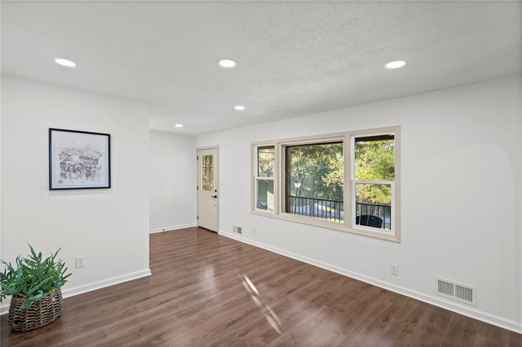 15800 Woods Chapel Road Property Photo 9