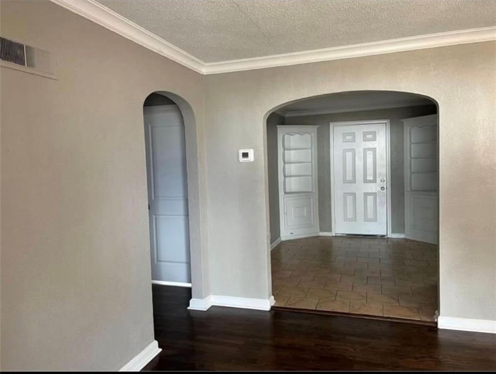 114 E Cass Street Property Photo 2