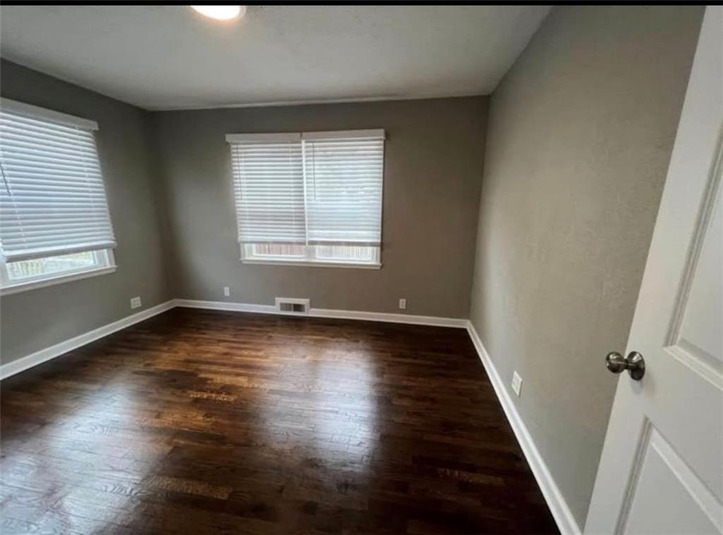 114 E Cass Street Property Photo 7