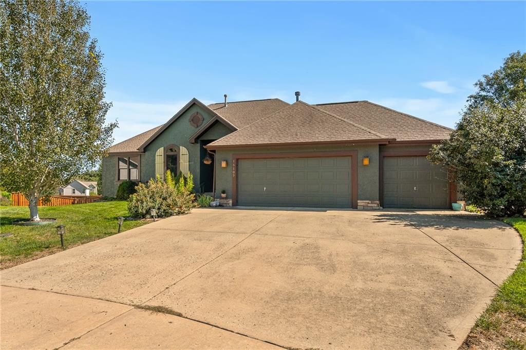 15107 W 154th Terrace Property Photo 1