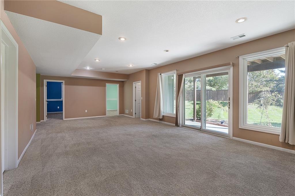 15107 W 154th Terrace Property Photo 35