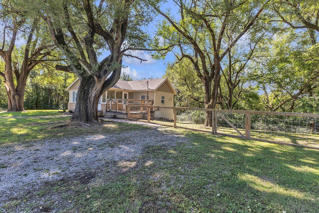 734 Riverview Drive Property Photo 2