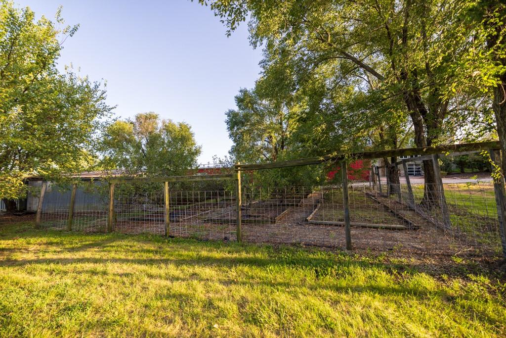2347 Oregon Terrace Property Photo 96