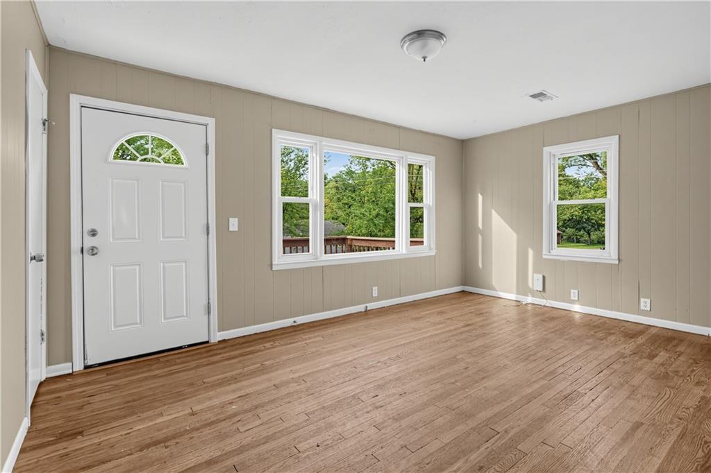 6140 Sloan Avenue Property Photo 3