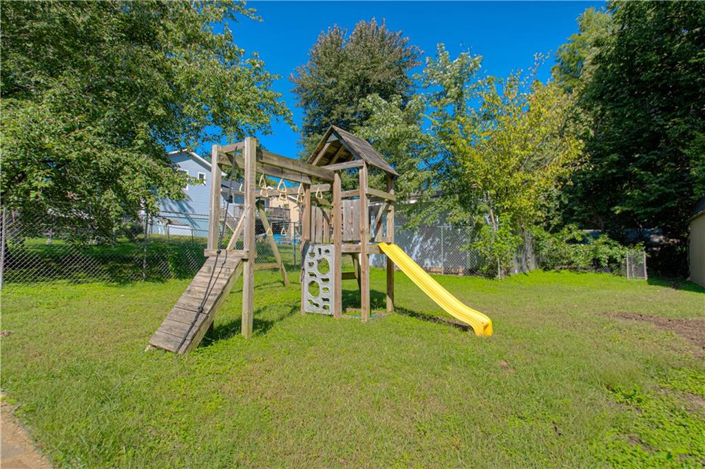 8904 Ne 72nd Street Property Photo 38