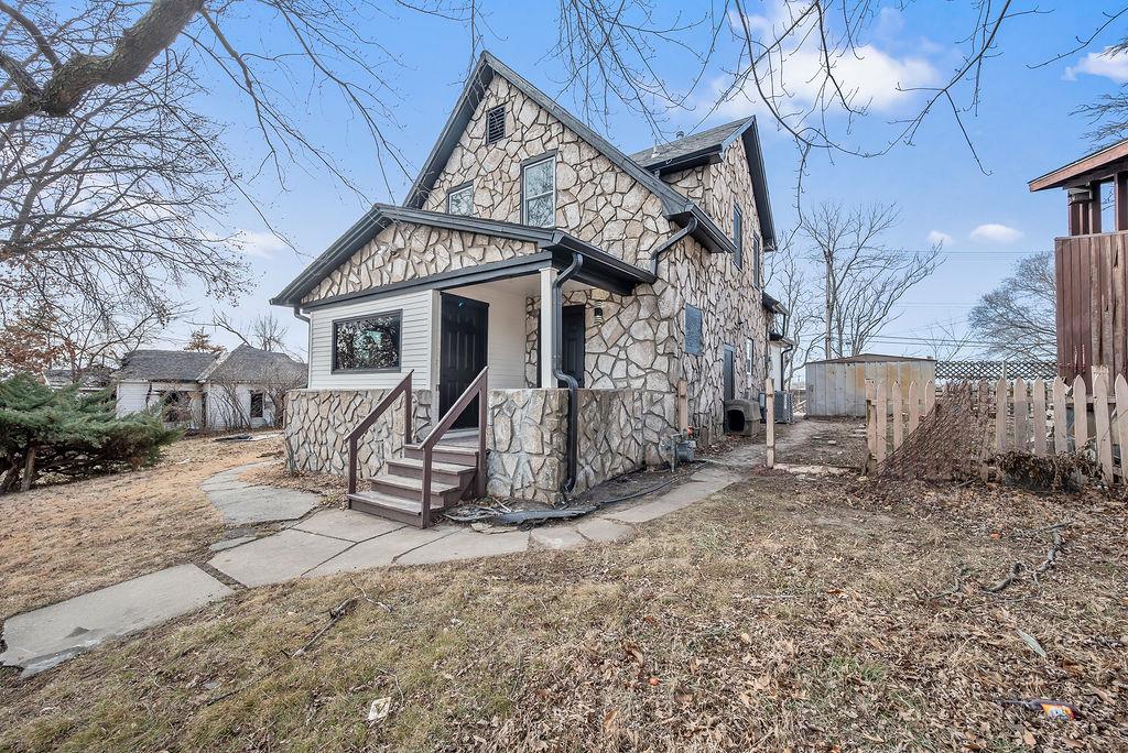 108 S 17th Street Property Photo 2