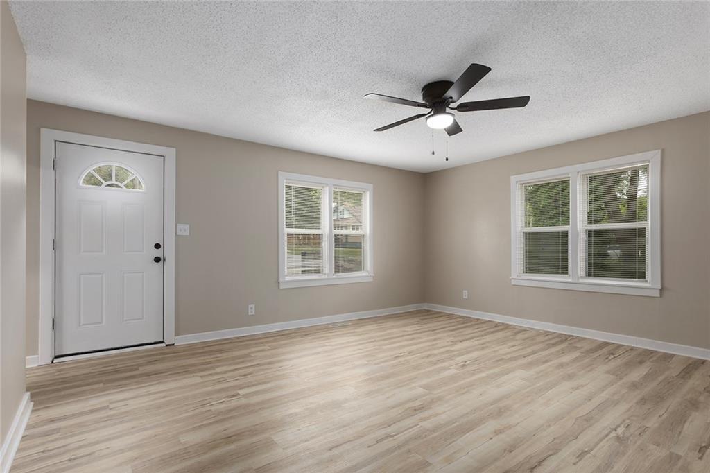 1400 E Hayward Avenue Property Photo 5
