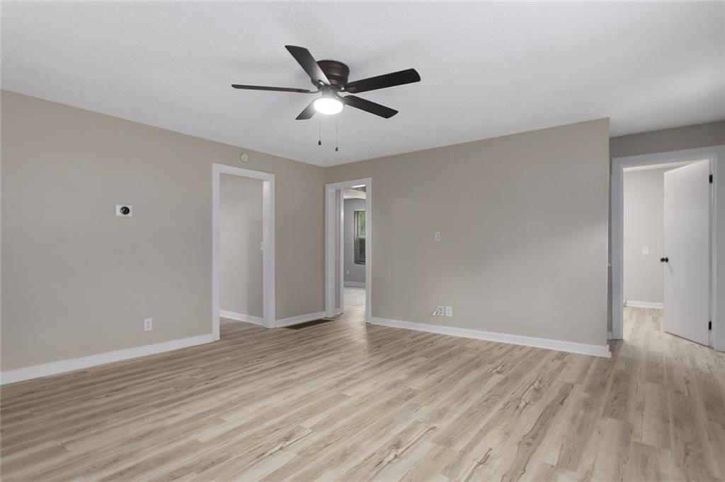1400 E Hayward Avenue Property Photo 7