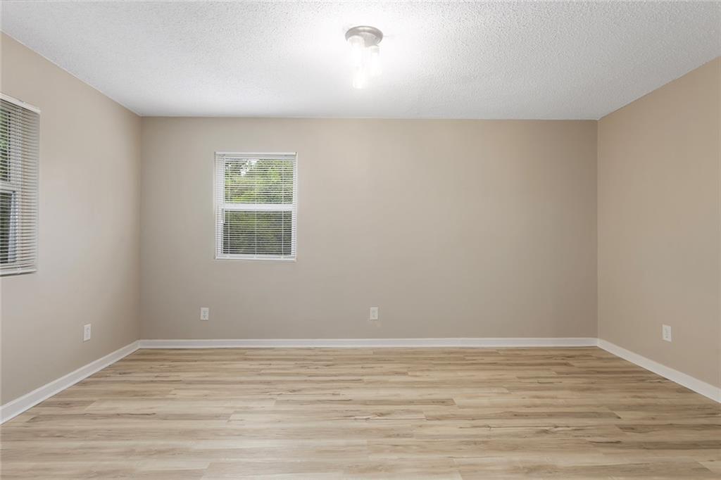 1400 E Hayward Avenue Property Photo 12