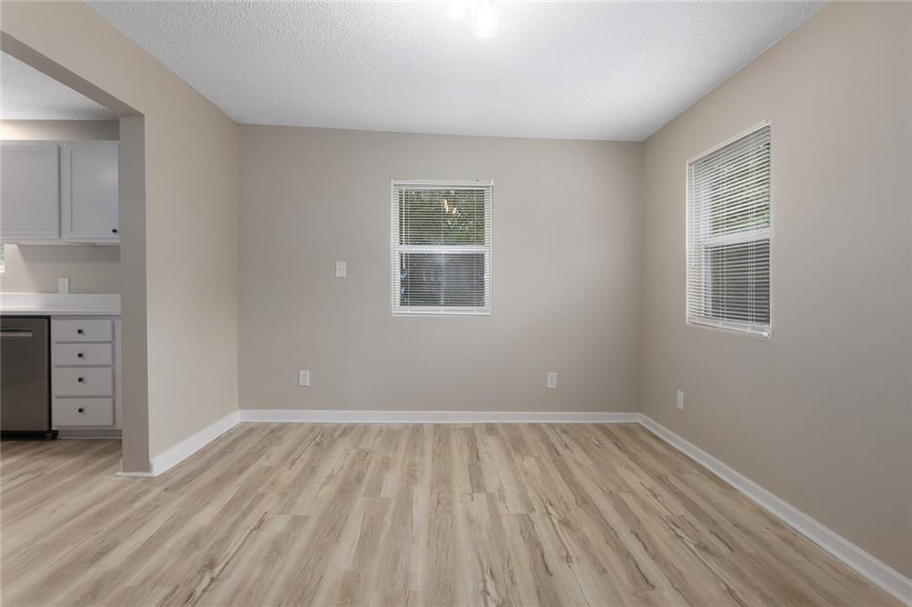 1400 E Hayward Avenue Property Photo 13
