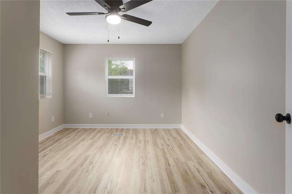 1400 E Hayward Avenue Property Photo 14