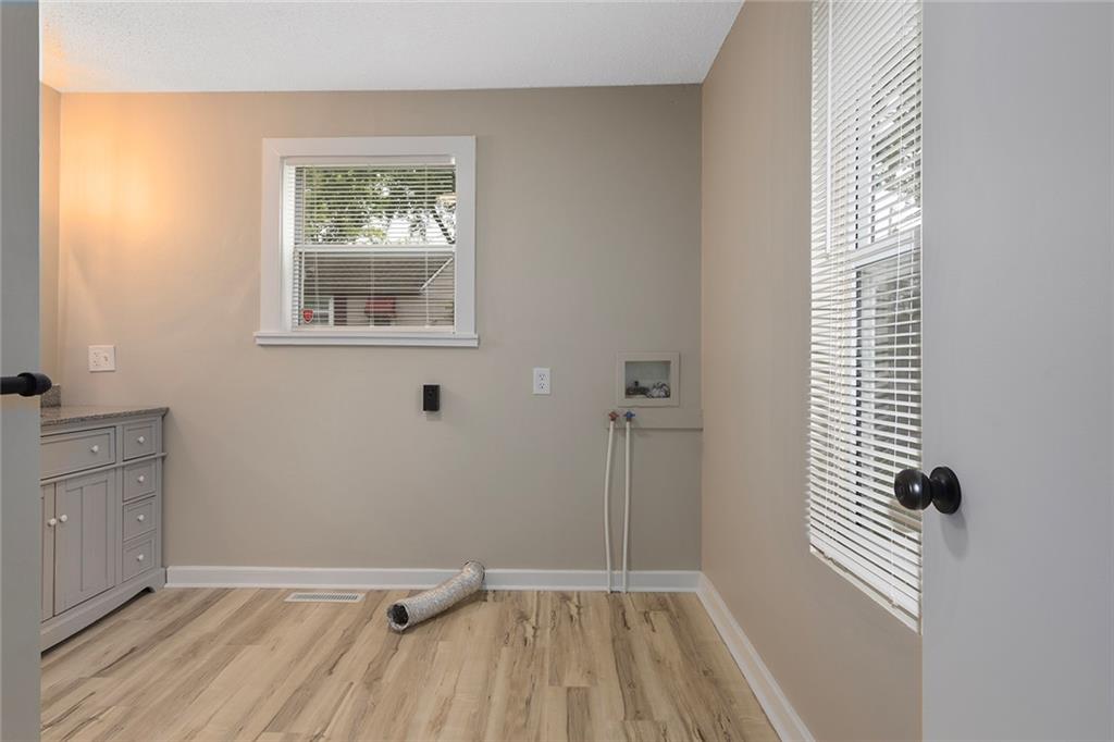 1400 E Hayward Avenue Property Photo 16