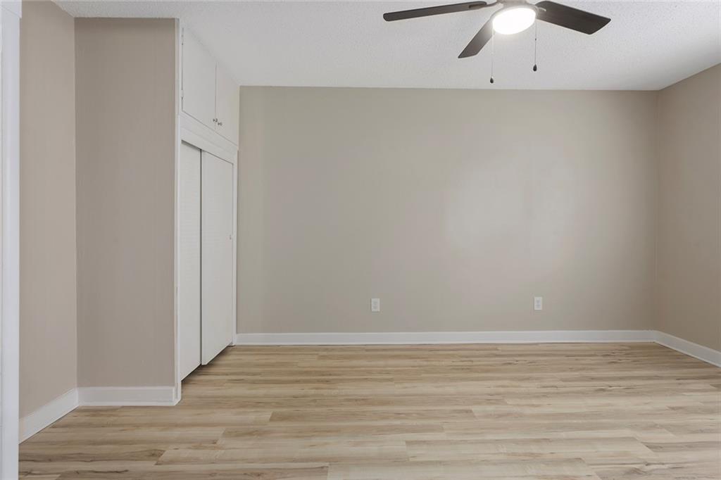 1400 E Hayward Avenue Property Photo 20