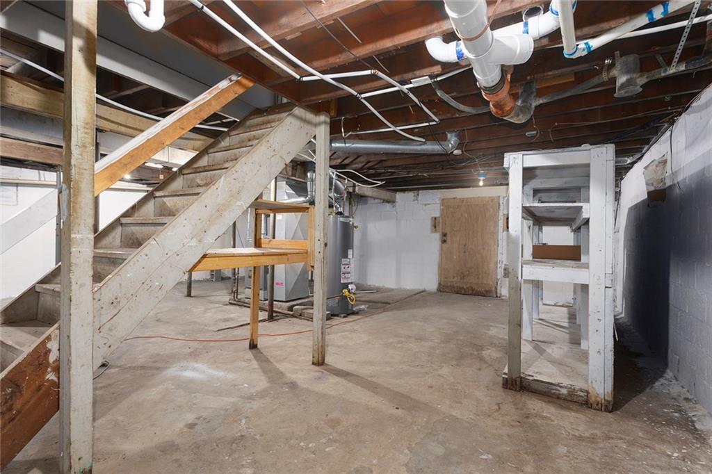 1400 E Hayward Avenue Property Photo 28