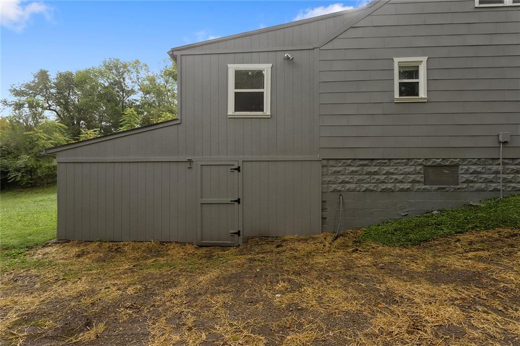 1400 E Hayward Avenue Property Photo 31