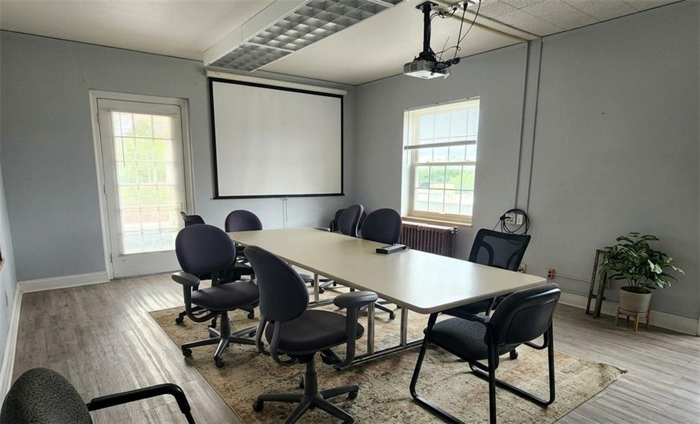 Admin Building, 8150 Wornall Road Property Photo 6