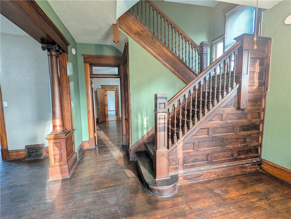 201 S Buchanan Street Property Photo 9