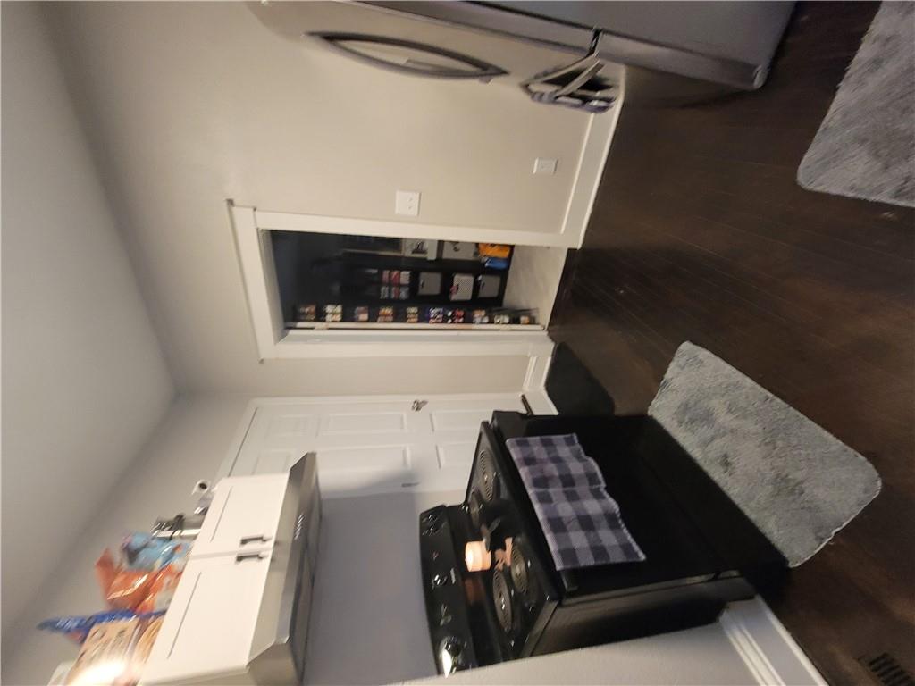 3838 Chestnut Avenue Property Photo 3