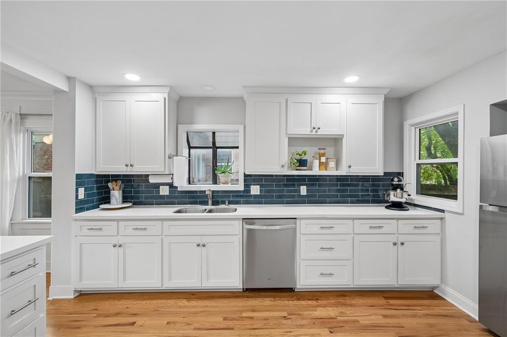 1216 W 73rd Street Property Photo 10